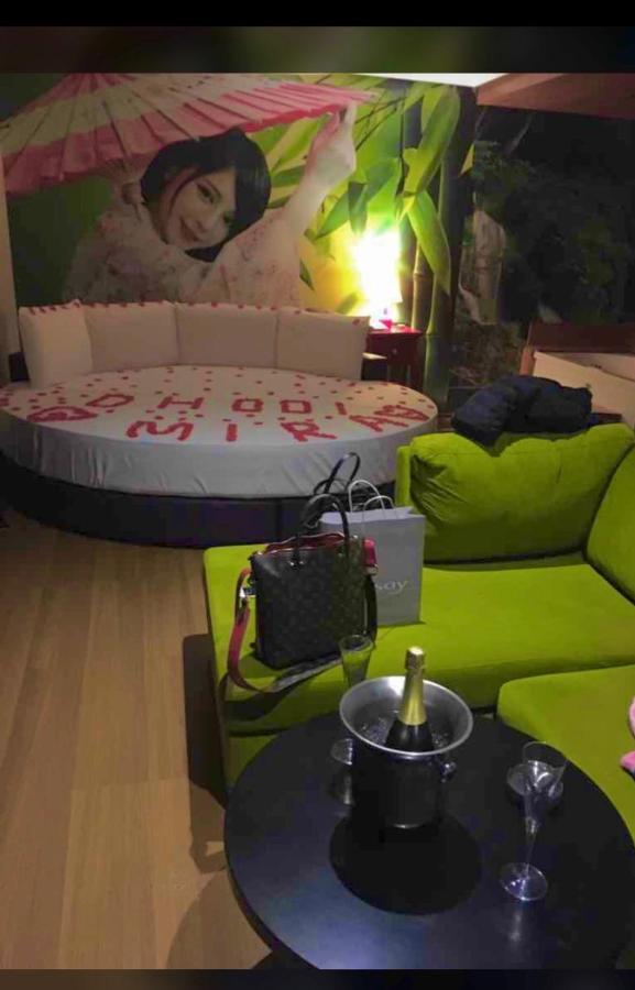 Vivi La Vita Hotel Tirana Buitenkant foto