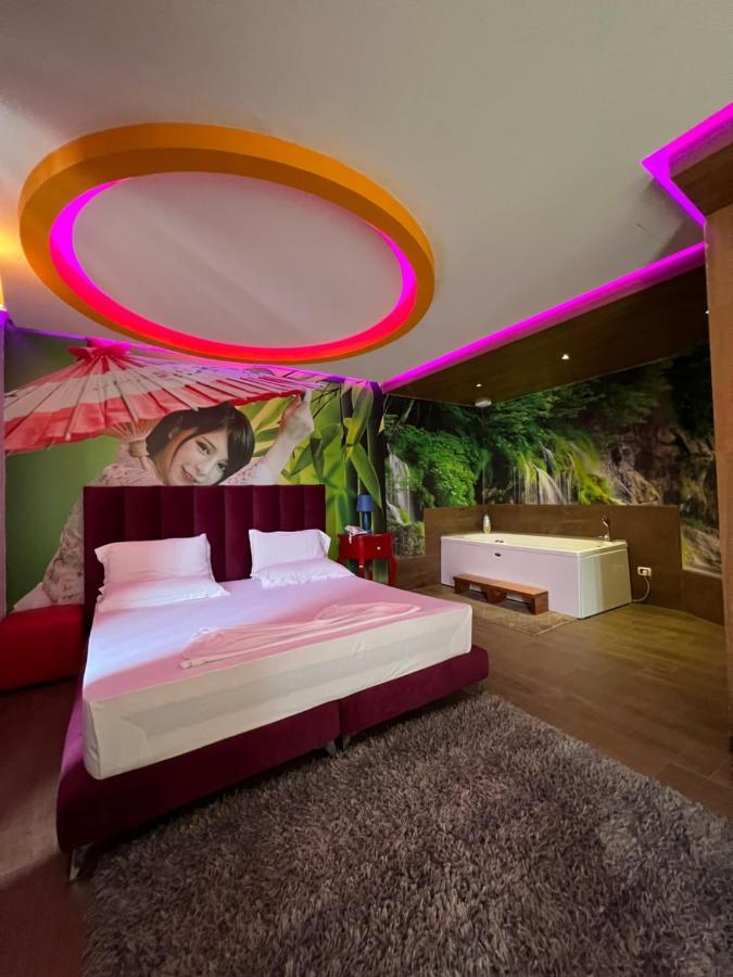 Vivi La Vita Hotel Tirana Buitenkant foto