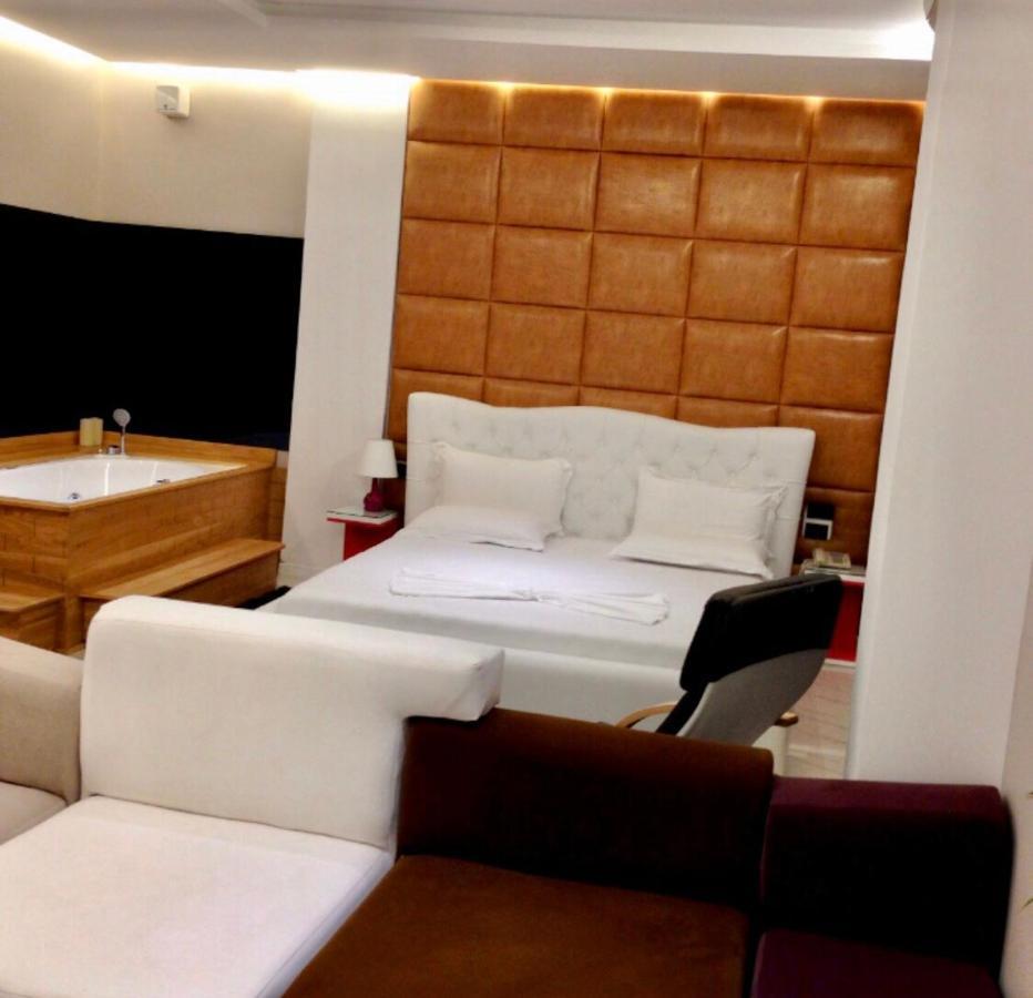 Vivi La Vita Hotel Tirana Buitenkant foto